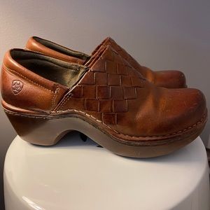 Ariat Clogs, size 8.5, tobacco color, preowned